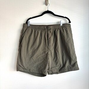 AMERICAN EAGLE DARK GREEN 6 INCH INSEAM ATHLETIC SHIRTS